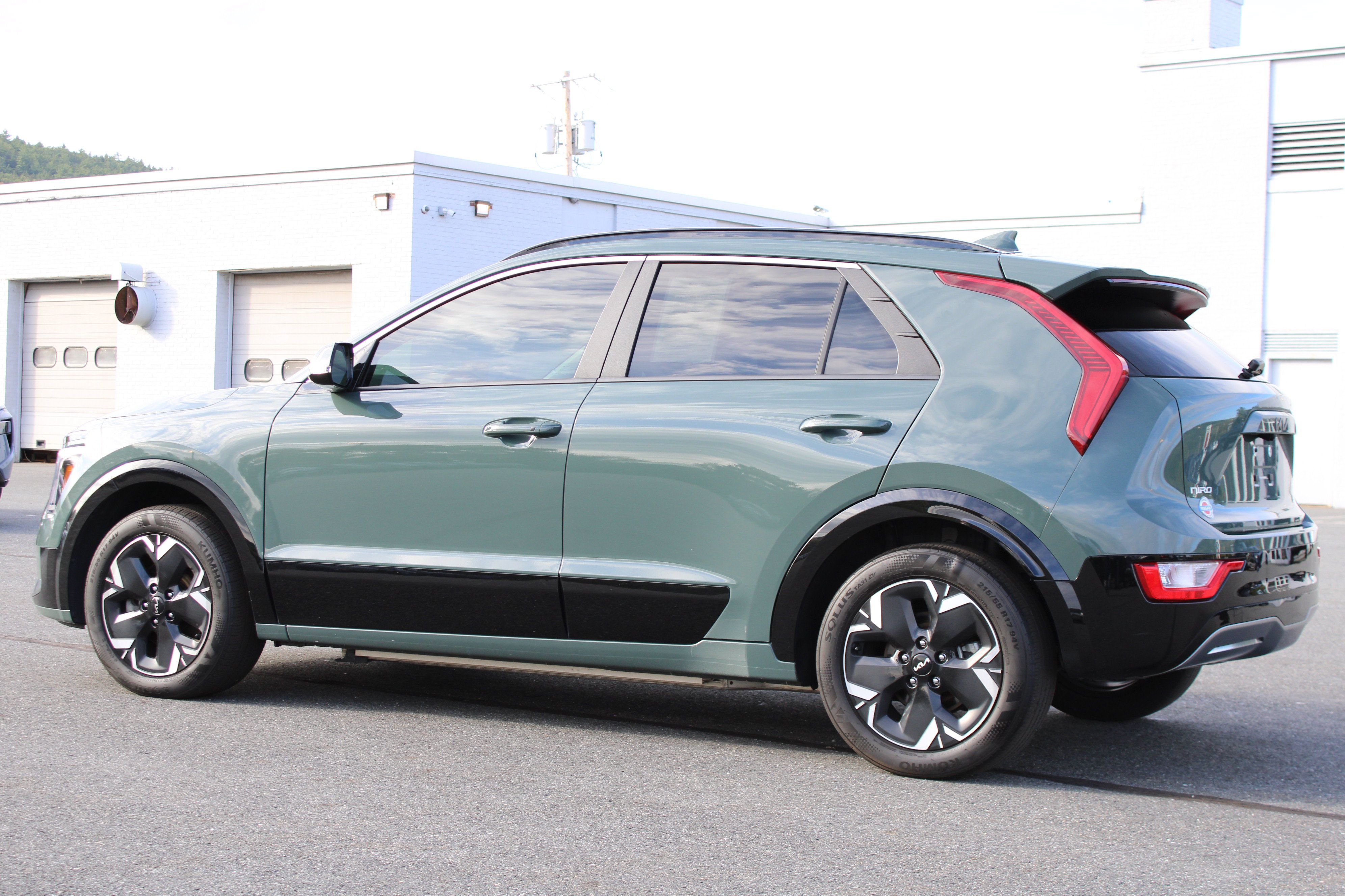 Used 2024 Kia Niro Wind w/ Wind Preserve Package FWD image 5