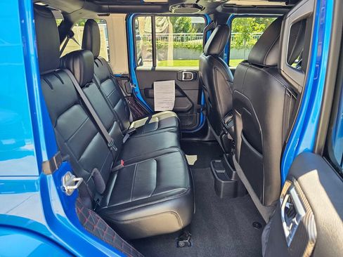 Used 2021 Jeep Wrangler Unlimited Sahara AWD/4WD image 12
