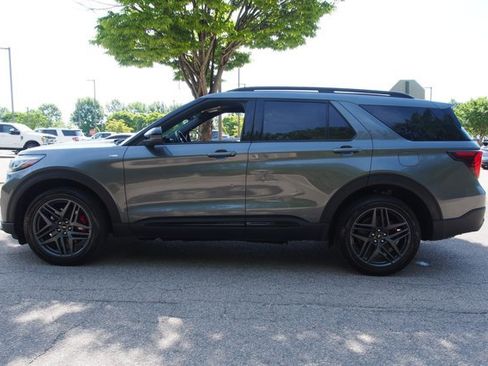 Certified 2025 Ford Explorer ST-Line w/ Premium Package AWD/4WD image 4