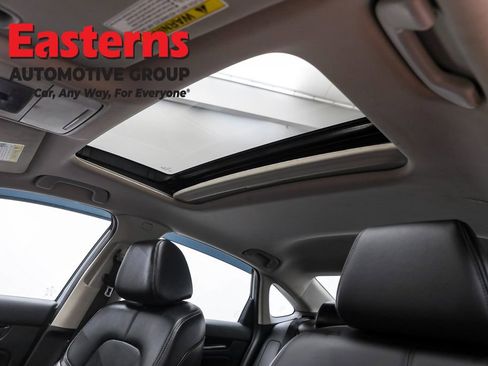 Used 2022 Honda Civic Touring image 32