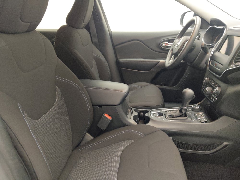 Used 2019 Jeep Cherokee Latitude w/ Popular Appearance Group AWD/4WD image 21