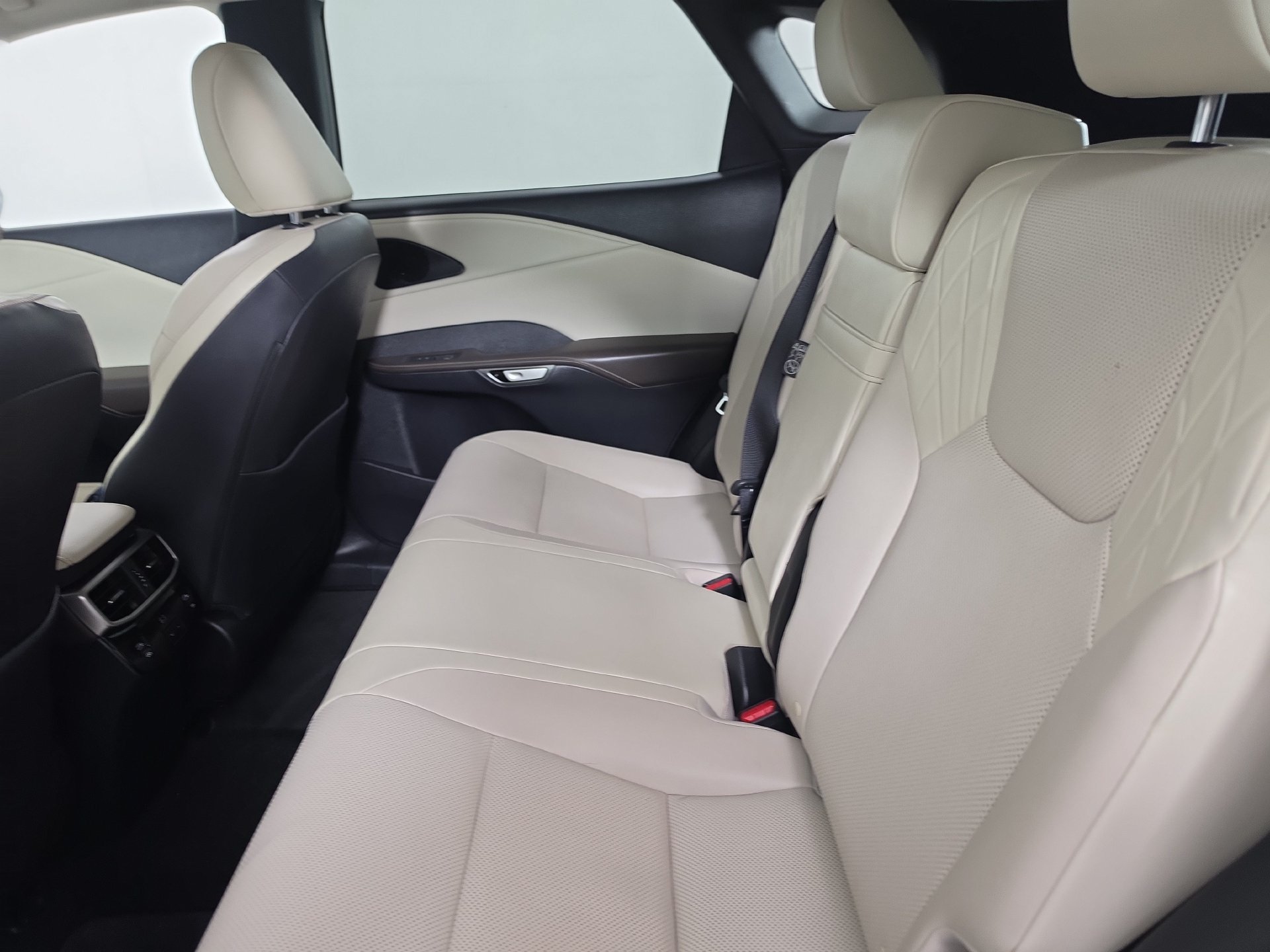 Used 2024 Lexus RX 350 Premium w/ Cold Area Package FWD image 25