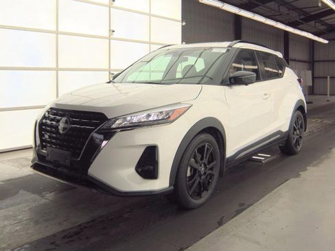 Used 2024 Nissan Kicks SR w/ SR Premium Package image 15