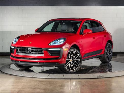 Certified 2026 Porsche Macan AWD/4WD image 1