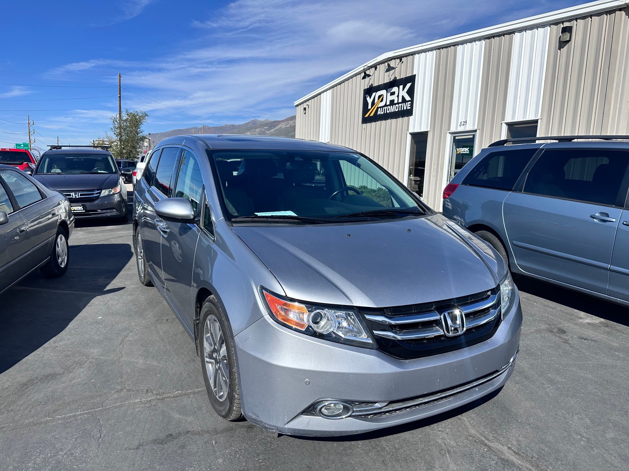 Used 2016 Honda Odyssey Touring image 1