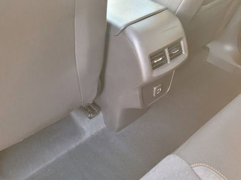 Used 2024 Chevrolet Equinox LT image 26