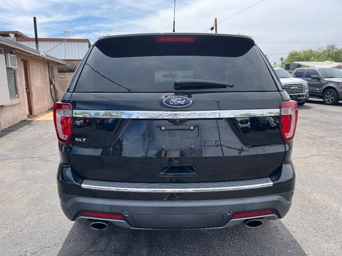 Used 2018 Ford Explorer XLT w/ Equipment Group 202A FWD image 4