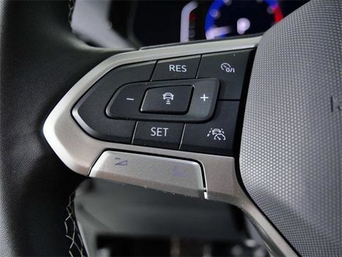 Used 2024 Volkswagen Taos SEL image 24