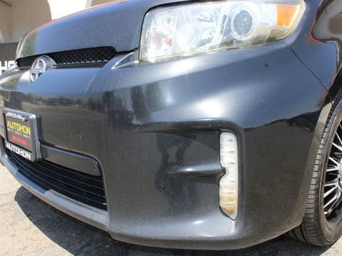 Used 2014 Scion xB FWD image 4