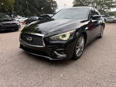 Used 2019 INFINITI Q50 Luxe w/ Essential Package (3.0T Luxe) RWD image 3