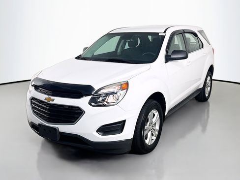 Used 2017 Chevrolet Equinox LS FWD image 4