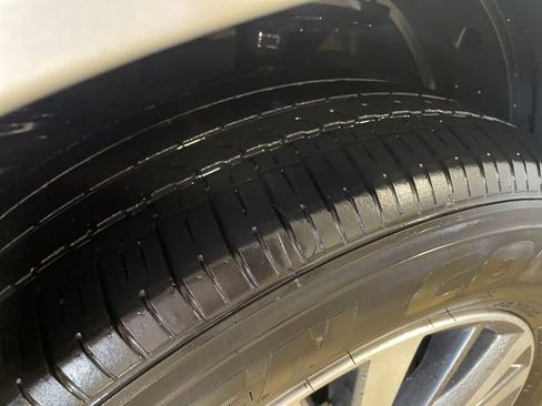 Used 2020 Nissan Pathfinder S image 27