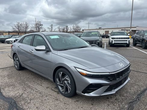 New 2026 Hyundai Elantra Limited image 3