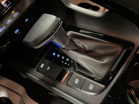 Used 2025 Hyundai Elantra SEL w/ Cargo Package image 18