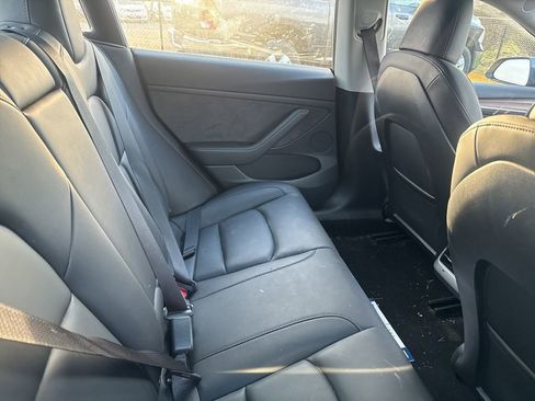 Used 2023 Tesla Model 3 Standard Range image 9