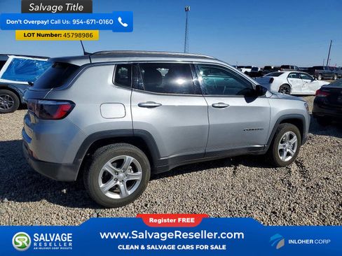 Used 2024 Jeep Compass Latitude AWD/4WD image 4