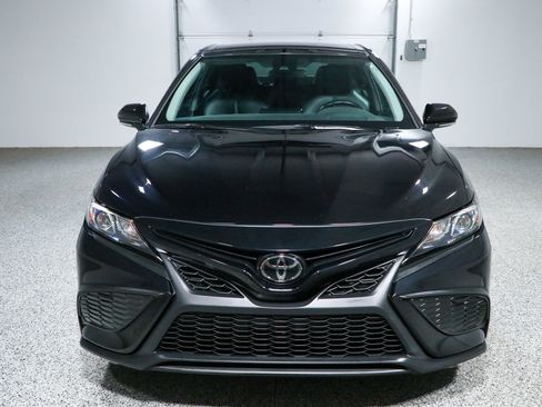 Used 2024 Toyota Camry SE FWD image 4