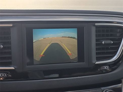 Used 2020 Chrysler Pacifica Touring w/ Tire & Wheel Group image 24