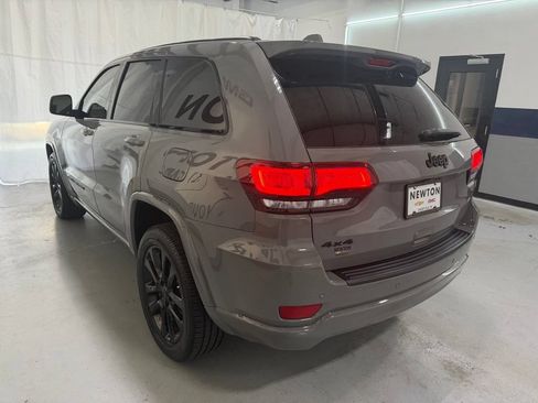 Used 2022 Jeep Grand Cherokee Laredo X AWD/4WD image 36