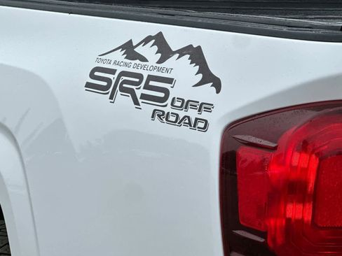 Used 2019 Toyota Tacoma SR5 image 15