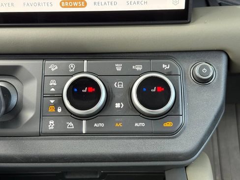 Certified 2025 Land Rover Defender 110 S AWD/4WD image 25