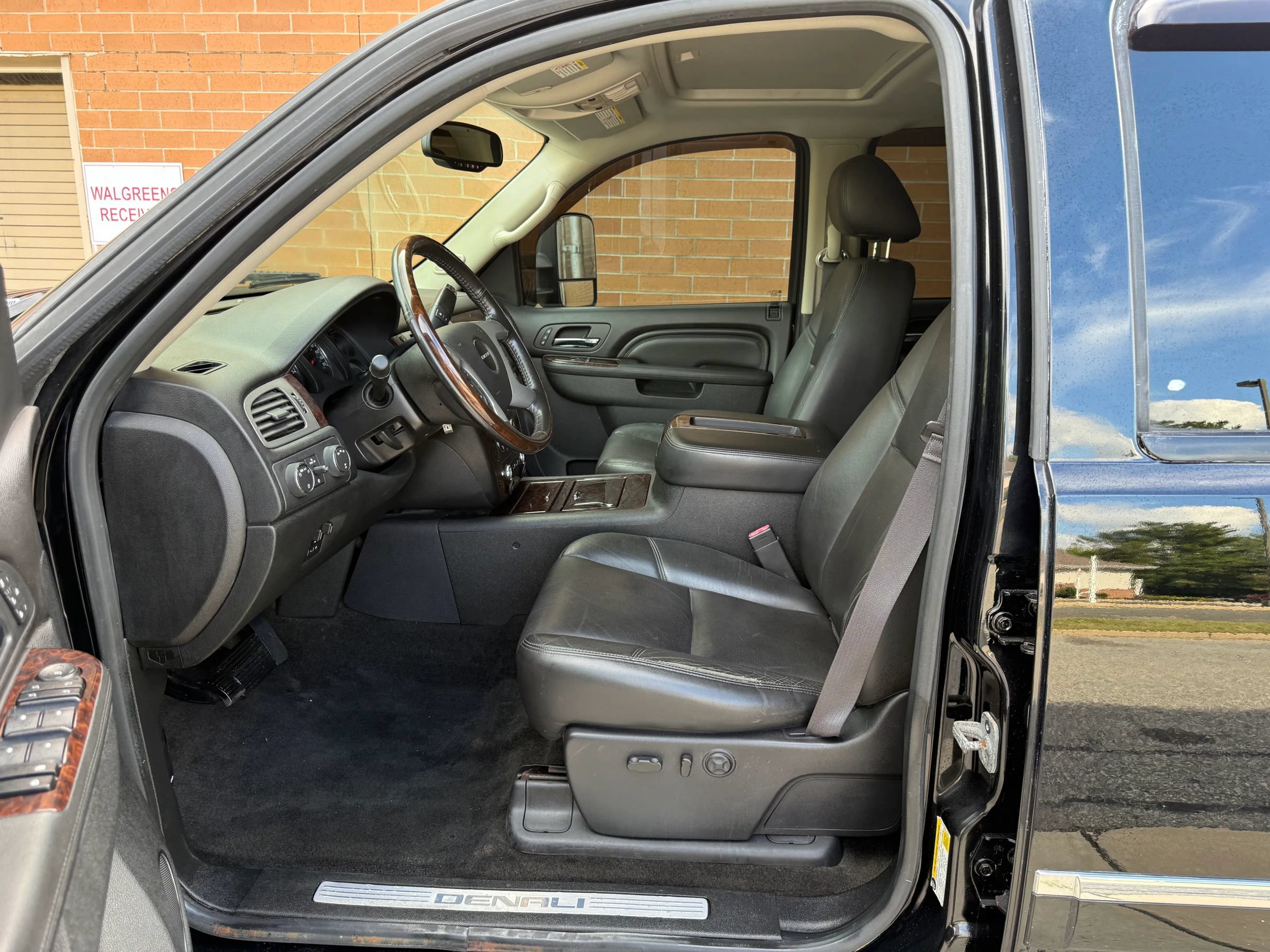 Used 2013 GMC Sierra 3500 Denali AWD/4WD image 14