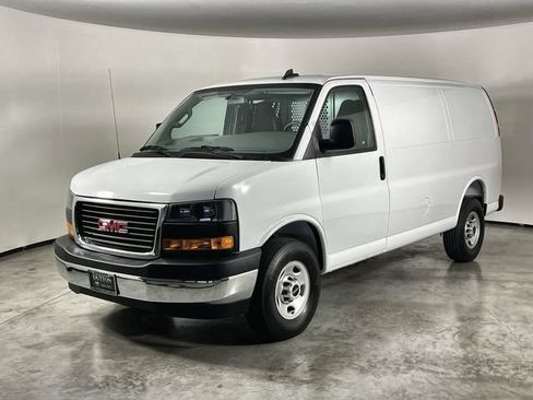 Used 2025 GMC Savana 2500 w/ Driver Convenience Package RWD image 4