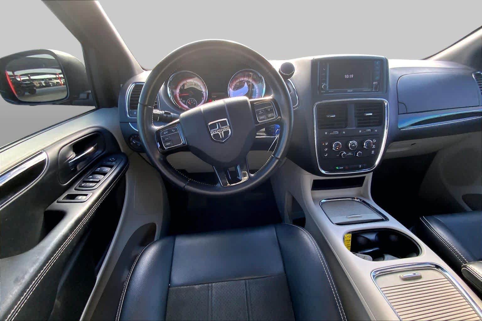 Used 2019 Dodge Grand Caravan SXT FWD image 6