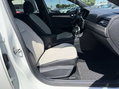 Used 2019 Volkswagen Jetta R-Line w/ R-Line Cold Weather Package FWD image 14