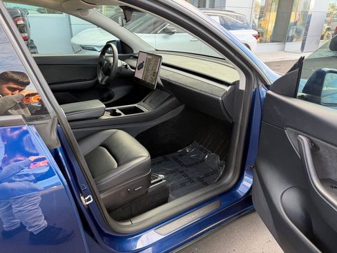 Used 2022 Tesla Model Y Performance image 31