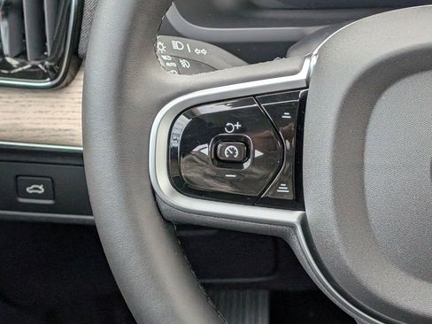 New 2026 Volvo XC90 B6 Plus w/ Protection Package Premier image 17