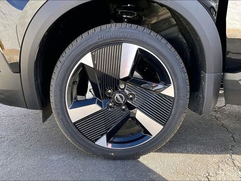New 2026 Nissan Kicks SR FWD image 9