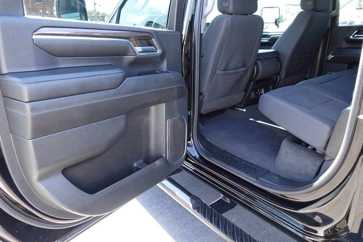 Used 2024 Chevrolet Silverado 2500 LT w/ Midnight Edition AWD/4WD image 21