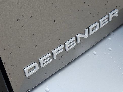 Used 2024 Land Rover Defender 110 SE AWD/4WD image 13