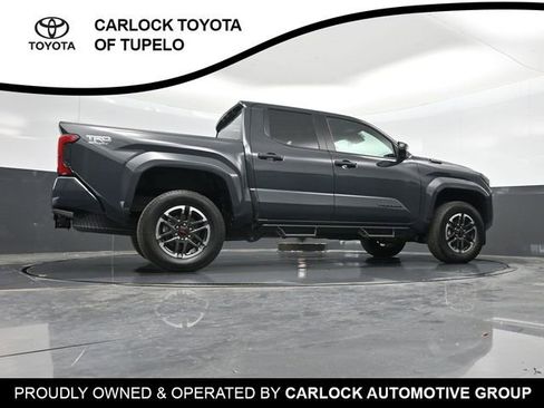 Used 2025 Toyota Tacoma TRD Sport AWD/4WD image 42