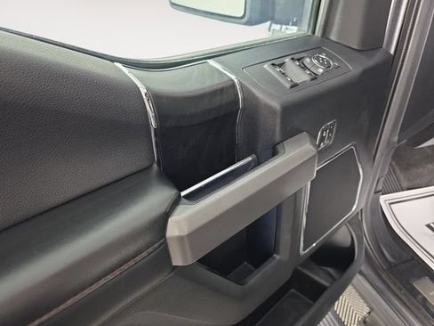 Used 2020 Ford F150 Platinum w/ Equipment Group 701A Luxury AWD/4WD image 8