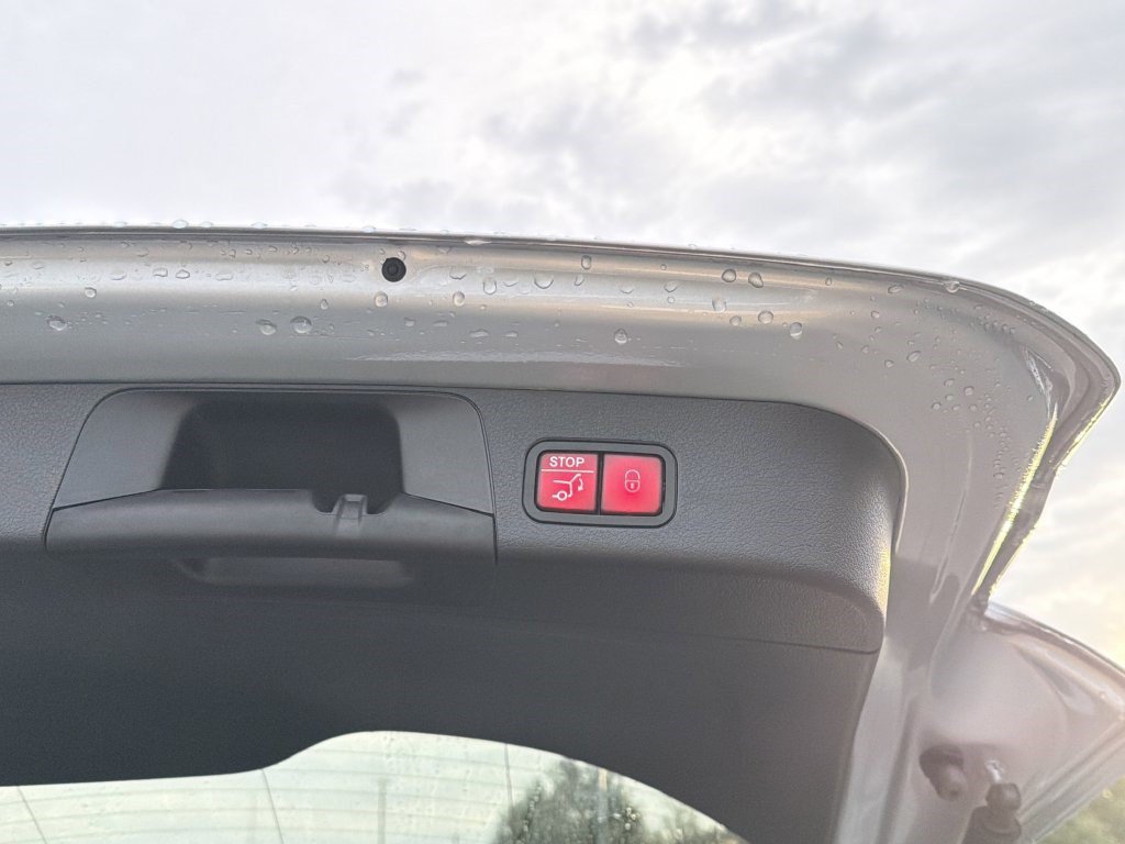Certified 2026 Mercedes-Benz GLB 250 4MATIC image 21