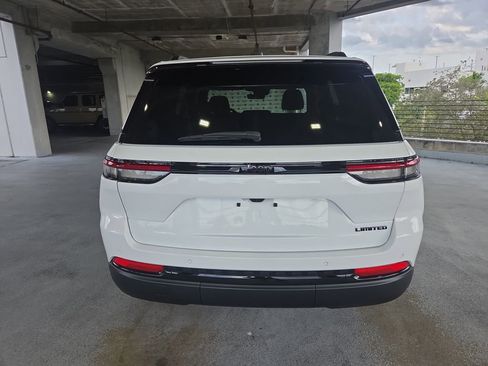 New 2025 Jeep Grand Cherokee Limited w/ Black Appearance Package image 6