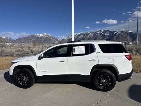 Used 2018 GMC Acadia SLT image 2