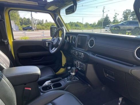 Used 2022 Jeep Wrangler Unlimited Sahara w/ Cold Weather Group image 12