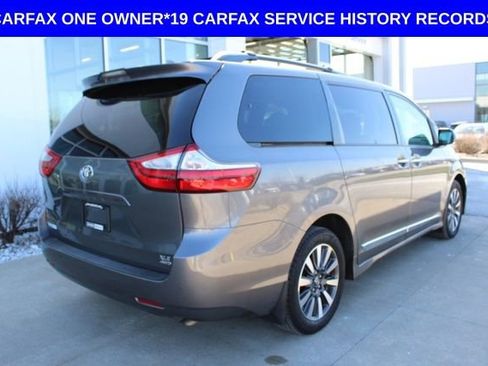 Used 2018 Toyota Sienna XLE w/ XLE Navigation Package image 6