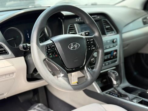 Used 2017 Hyundai Sonata SE FWD image 12