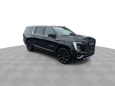 Certified 2025 GMC Yukon XL Denali Ultimate w/ LPO, Floor Liner Package AWD/4WD image 2