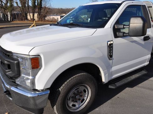 Used 2021 Ford F250 XL w/ Power Equipment Group RWD image 4