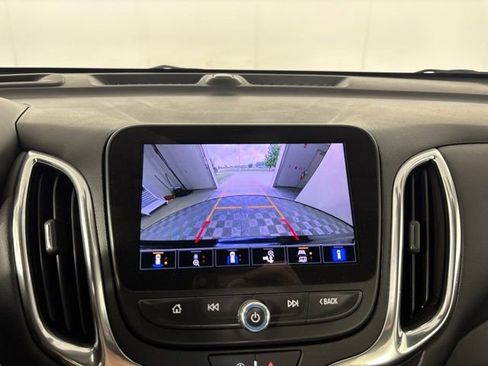 Used 2022 Chevrolet Equinox LT AWD/4WD image 18