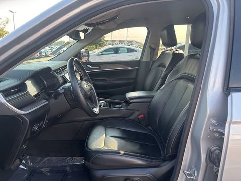 Used 2022 Jeep Grand Cherokee L Limited image 16