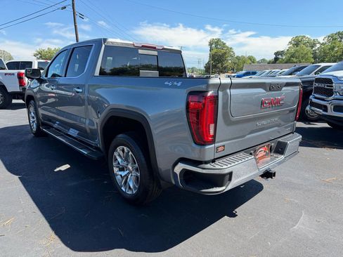 Used 2019 GMC Sierra 1500 SLT w/ SLT Premium Package AWD/4WD image 2