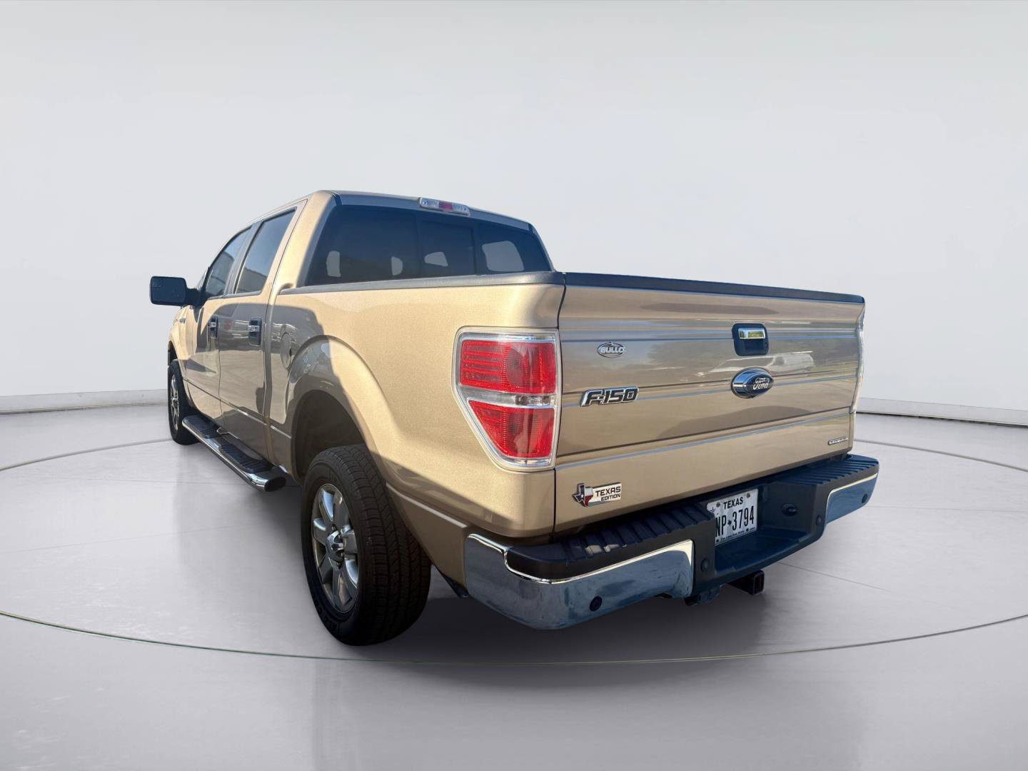 Used 2014 Ford F150 XLT w/ Equipment Group 302A Luxury RWD image 3