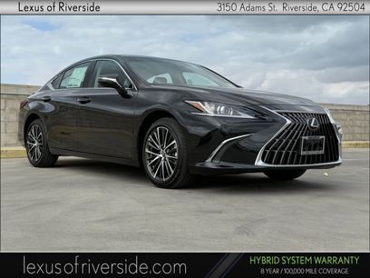 New 2025 Lexus ES 300h w/ Premium Package