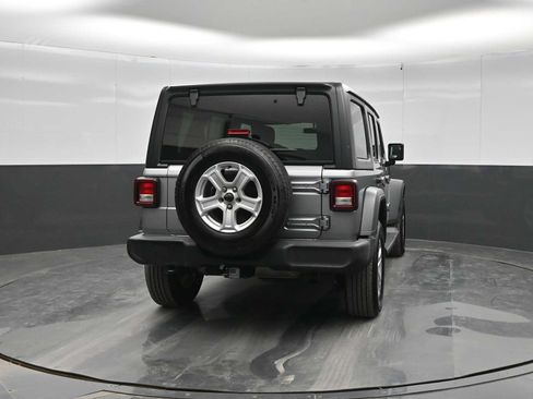 Used 2018 Jeep Wrangler Unlimited Sport S AWD/4WD image 6